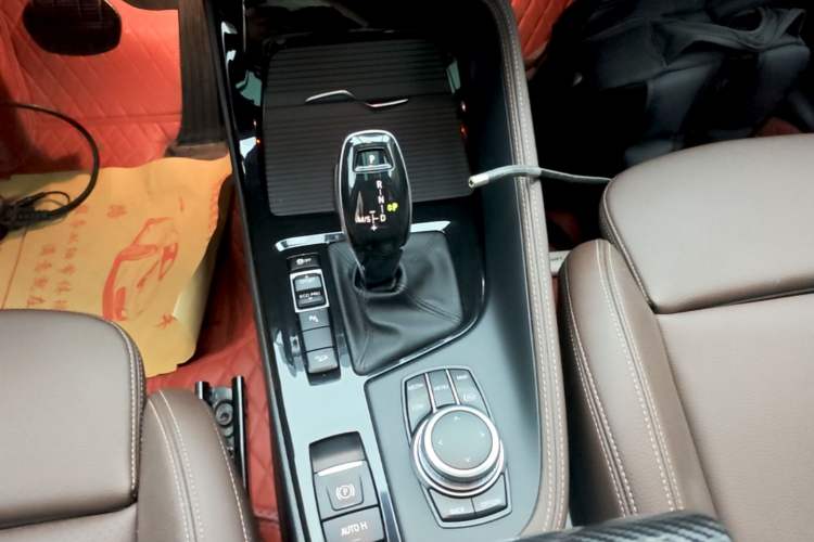 Used BMW X1 2022 Updated xDrive25Li Premium Edition Gear Lever