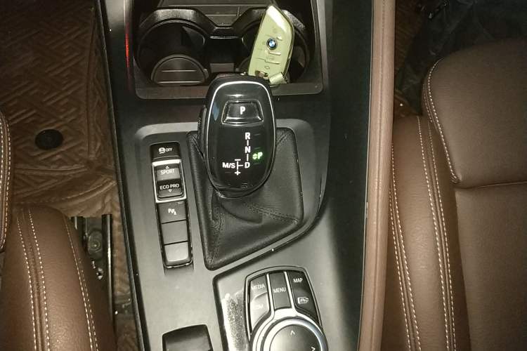 Used BMW X1 2022 sDrive25Li Leading Model Gear Lever
