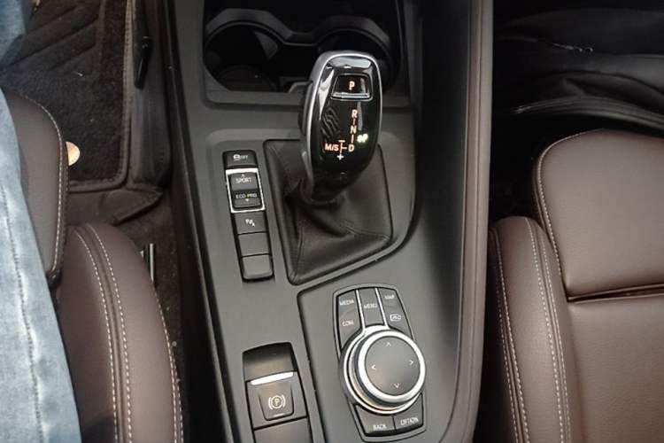 Used BMW X1 2022 sDrive25Li Leading Model Gear Lever