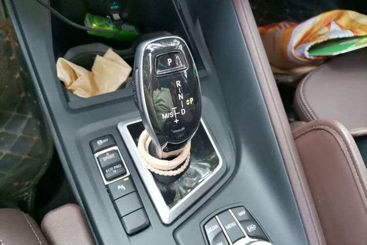 Used BMW X1 2022 sDrive25Li Leading Model Gear Lever