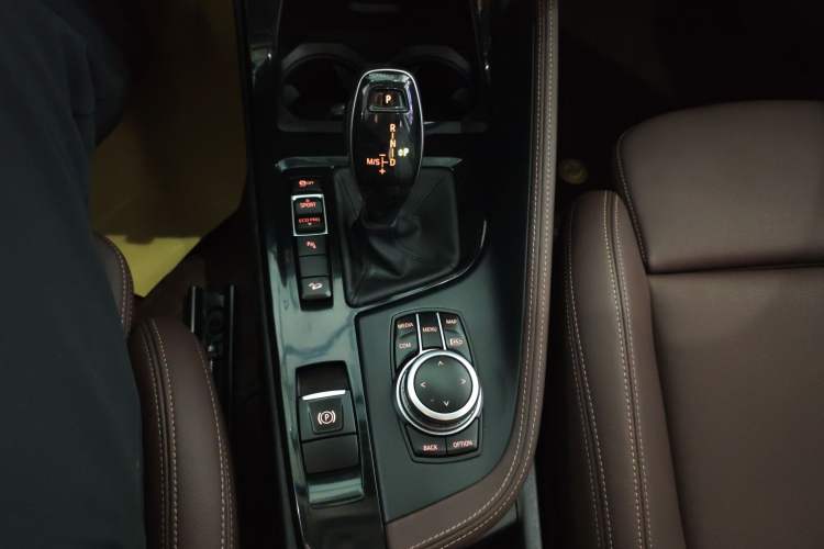 Used BMW X1 2022 Updated xDrive25Li Premium Edition Gear Lever