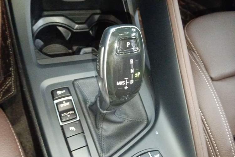 Used BMW X1 2022 sDrive25Li Leading Model Gear Lever