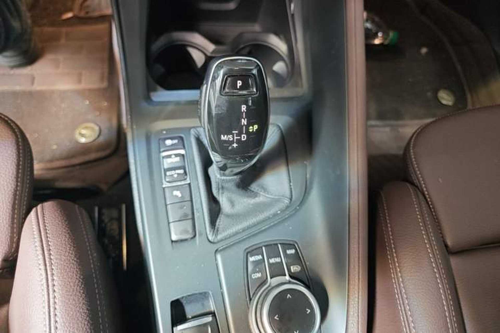 Used BMW X1 2022 sDrive25Li Leading Model Gear Lever