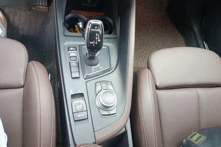 Used BMW X1 2022 sDrive25Li Leading Model Gear Lever
