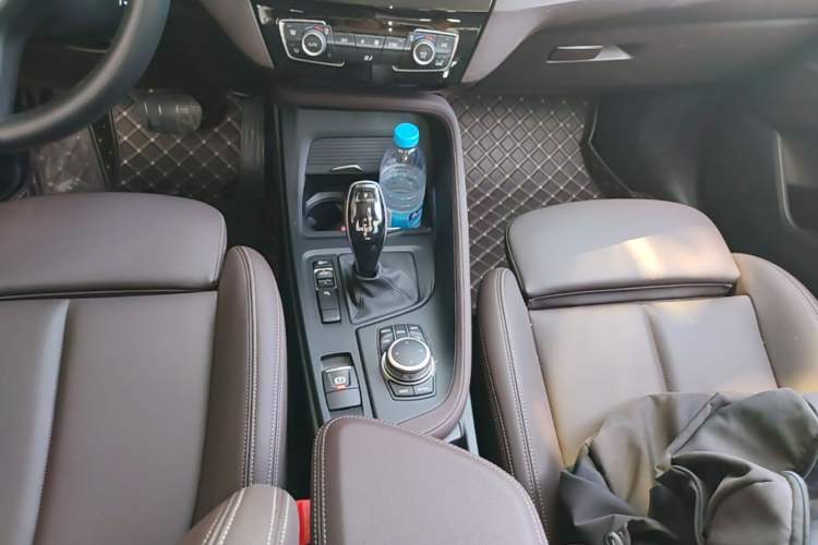 Used BMW X1 2022 sDrive25Li Leading Model Gear Lever