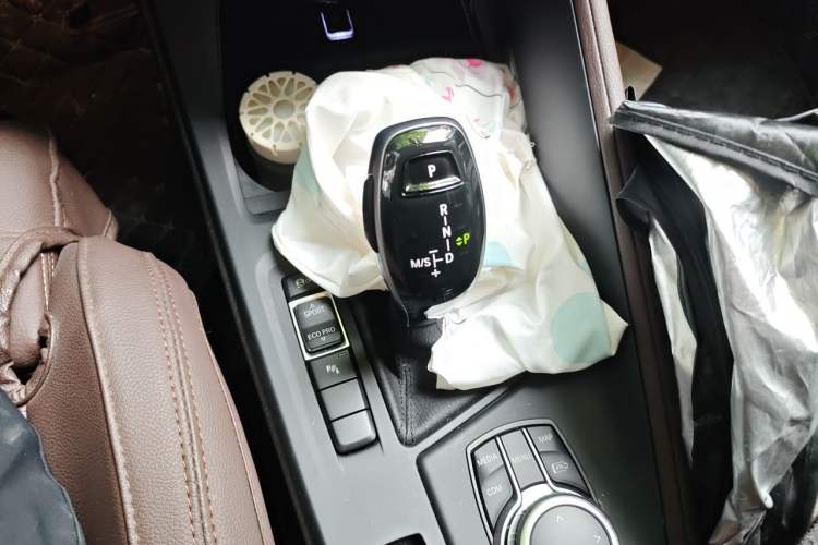 Used BMW X1 2022 sDrive25Li Leading Model Gear Lever