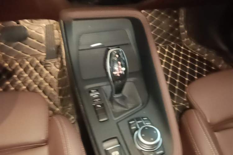 Used BMW X1 2022 sDrive25Li Leading Model Gear Lever