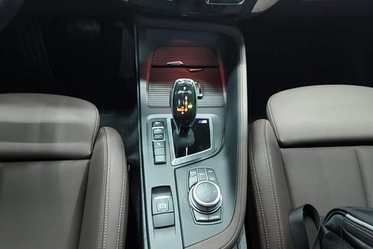 Used BMW X1 2022 sDrive25Li Leading Model Gear Lever