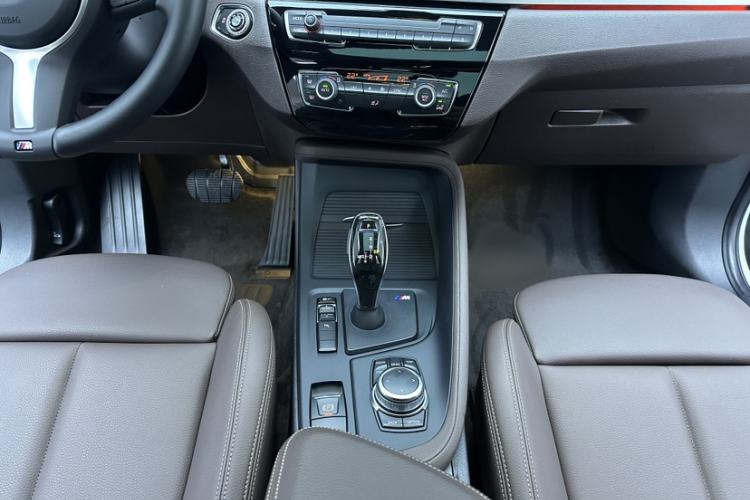 Used BMW X1 2022 sDrive25Li Leading Model Gear Lever