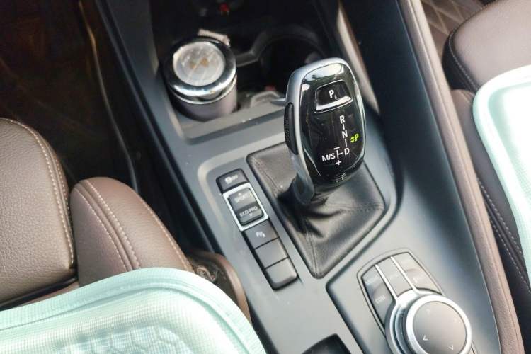 Used BMW X1 2022 sDrive25Li Leading Model Gear Lever