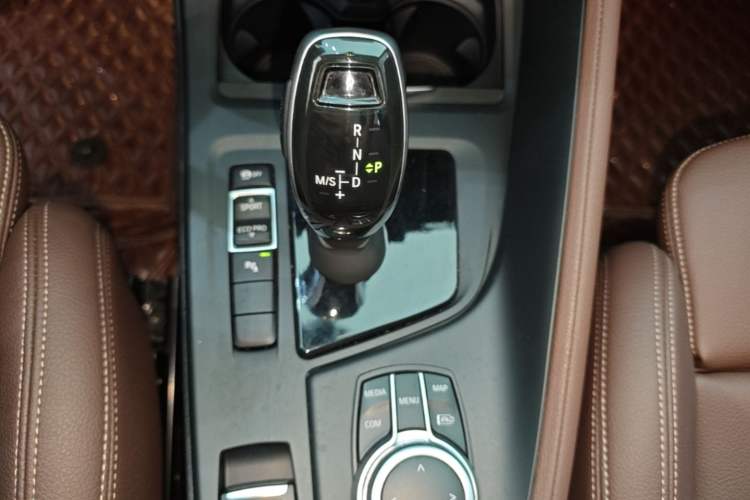Used BMW X1 2022 sDrive25Li Leading Model Gear Lever