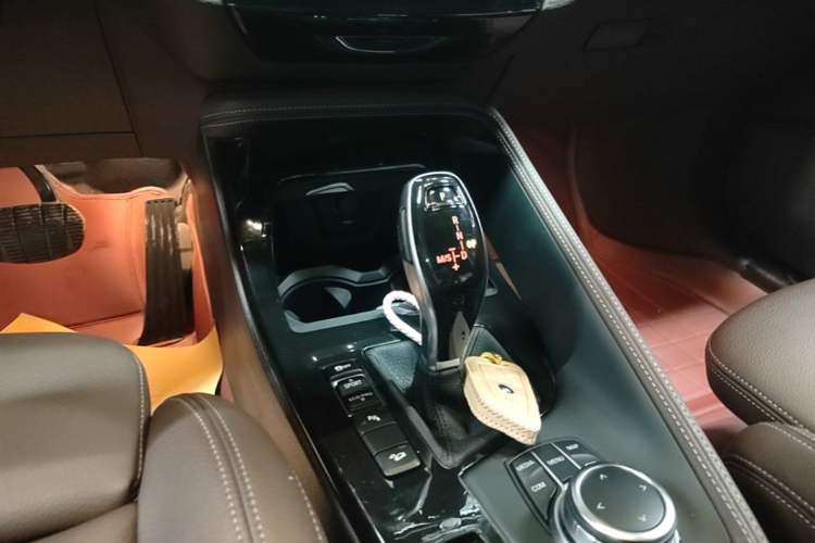 Used BMW X1 2022 Updated xDrive25Li Premium Edition Gear Lever