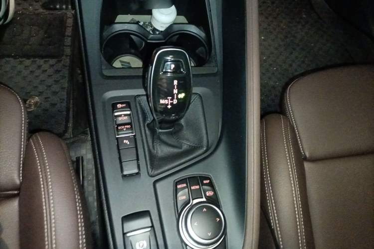 Used BMW X1 2022 sDrive25Li Leading Model Gear Lever