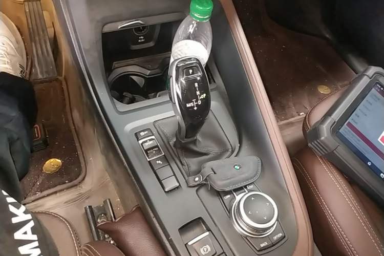 Used BMW X1 2022 sDrive25Li Leading Model Gear Lever