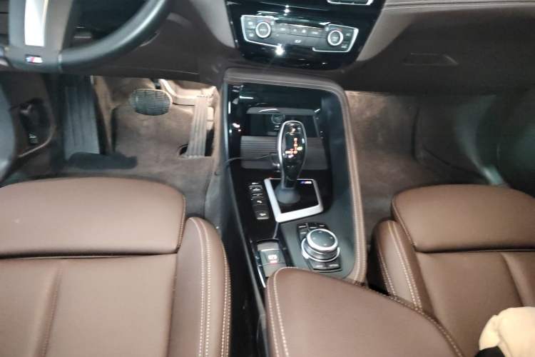 Used BMW X1 2022 Updated xDrive25Li Premium Edition Gear Lever