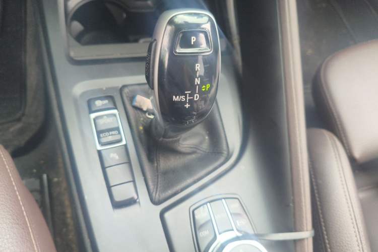 Used BMW X1 2022 sDrive25Li Leading Model Gear Lever