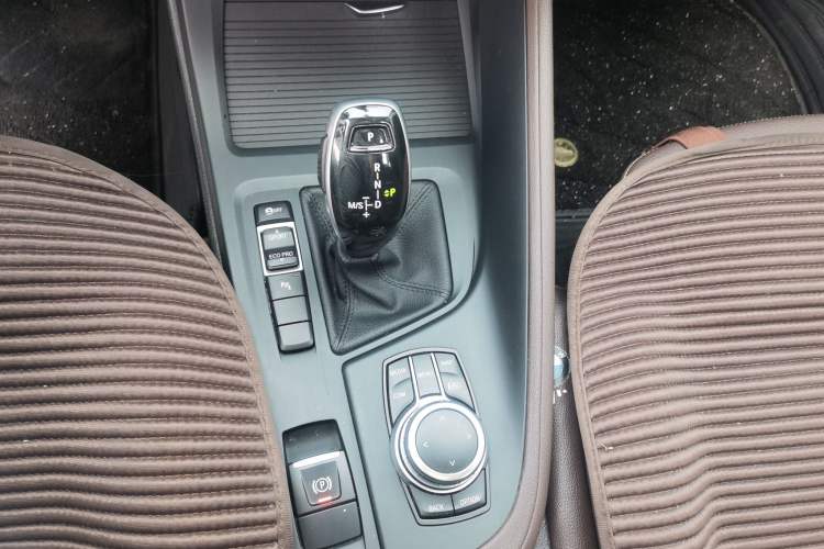 Used BMW X1 2022 sDrive25Li Leading Model Gear Lever