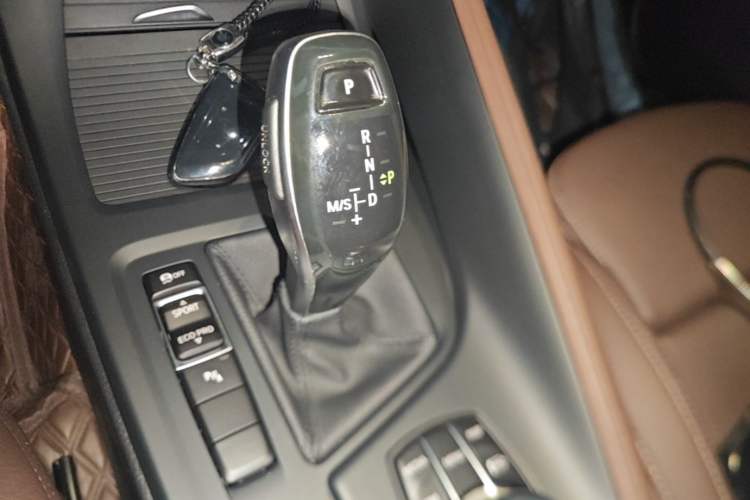 Used BMW X1 2022 sDrive25Li Leading Model Gear Lever