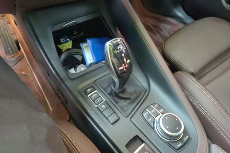 Used BMW X1 2022 sDrive25Li Leading Model Gear Lever