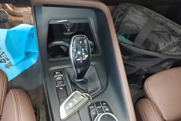 Used BMW X1 2022 sDrive25Li Leading Model Gear Lever