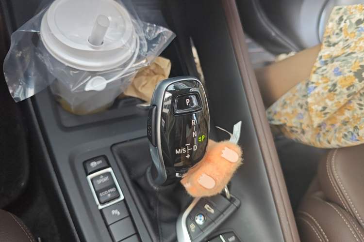 Used BMW X1 2022 sDrive25Li Leading Model Gear Lever