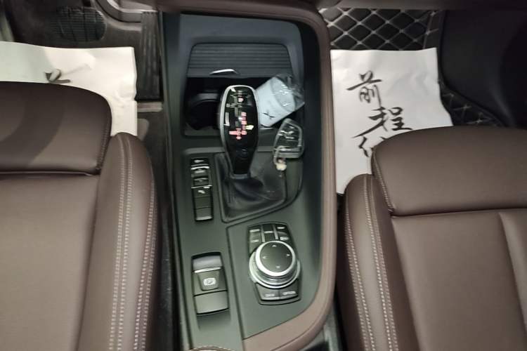 Used BMW X1 2022 sDrive25Li Leading Model Gear Lever