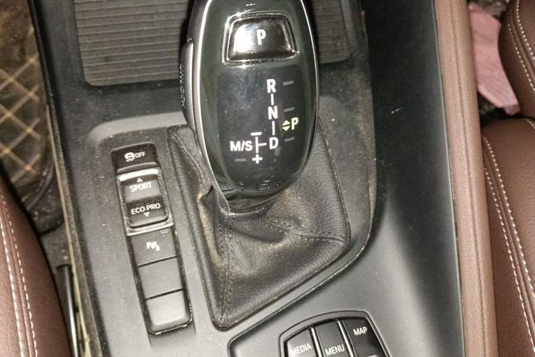 Used BMW X1 2022 sDrive25Li Leading Model Gear Lever