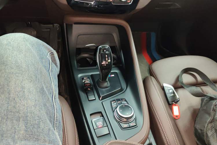 Used BMW X1 2022 sDrive25Li Leading Model Gear Lever