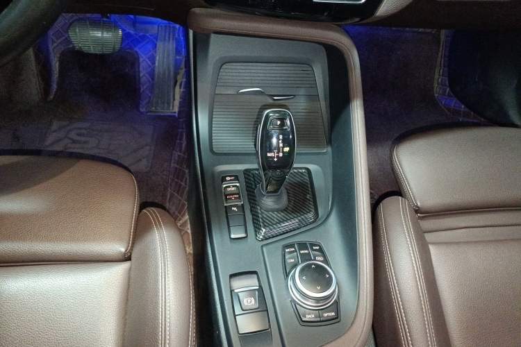 Used BMW X1 2022 sDrive25Li Leading Model Gear Lever