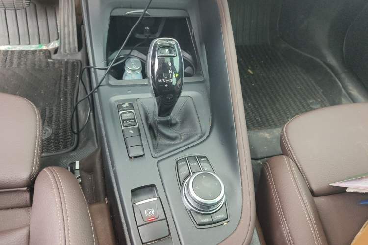 Used BMW X1 2022 sDrive25Li Leading Model Gear Lever
