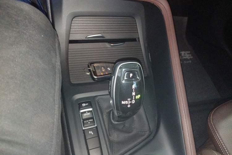 Used BMW X1 2022 sDrive25Li Leading Model Gear Lever