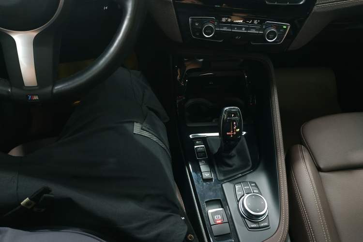 Used BMW X1 2022 xDrive25Li Luxury Model Gear Lever
