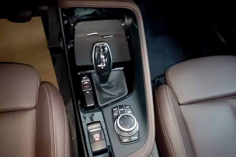 Used BMW X1 2022 sDrive20Li Luxury Model Gear Lever