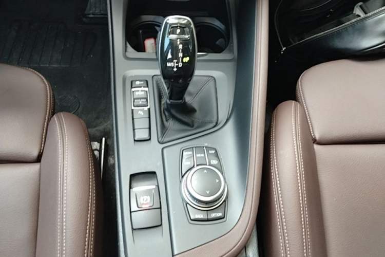 Used BMW X1 2022 sDrive25Li Leading Model Gear Lever