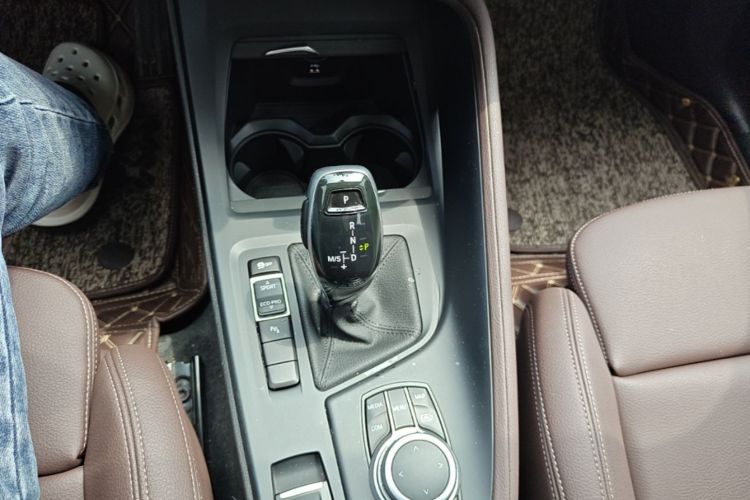 Used BMW X1 2022 sDrive25Li Leading Model Gear Lever