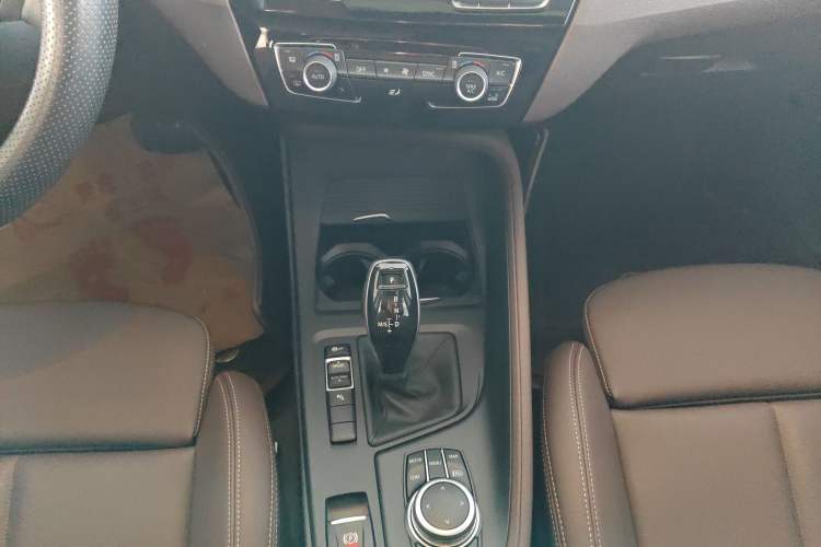 Used BMW X1 2022 sDrive25Li Leading Model Gear Lever