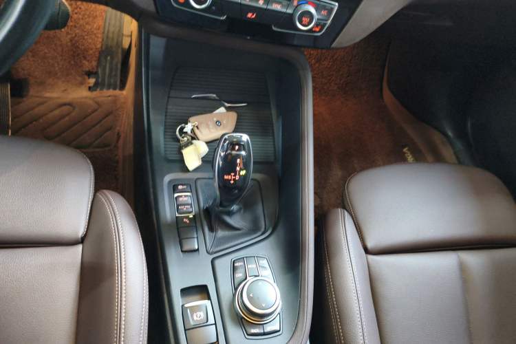Used BMW X1 2022 sDrive25Li Leading Model Gear Lever