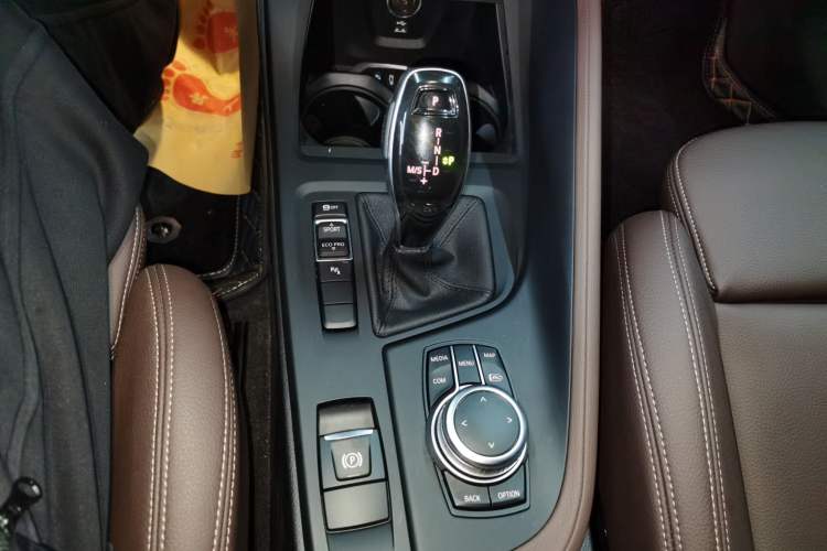 Used BMW X1 2022 sDrive25Li Leading Model Gear Lever