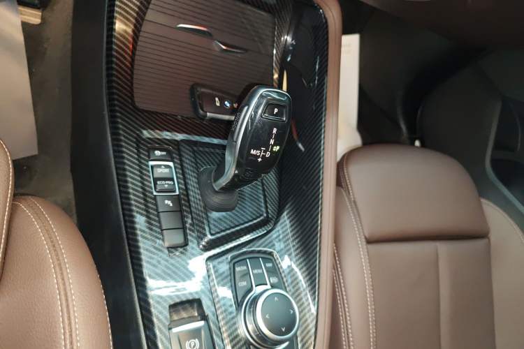 Used BMW X1 2022 sDrive25Li Leading Model Gear Lever