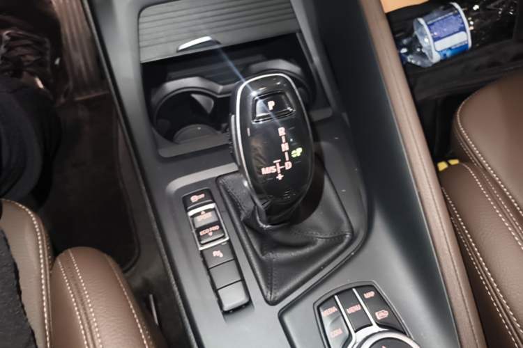 Used BMW X1 2022 sDrive25Li Leading Model Gear Lever