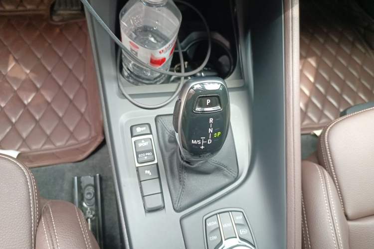 Used BMW X1 2022 sDrive25Li Leading Model Gear Lever