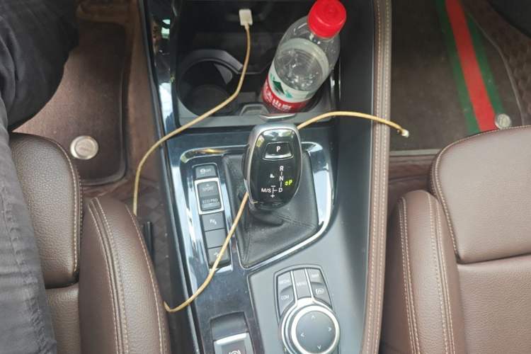 Used BMW X1 2022 Updated xDrive25Li Premium Edition Gear Lever