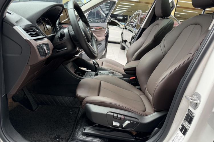 Used BMW X1 2022 sDrive25Li Leading Model Interior 2