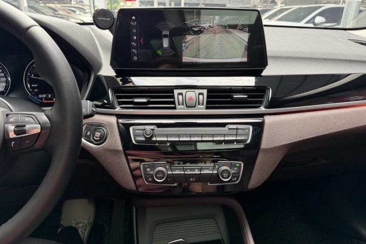 Used BMW X1 2022 sDrive25Li Leading Model Interior 9