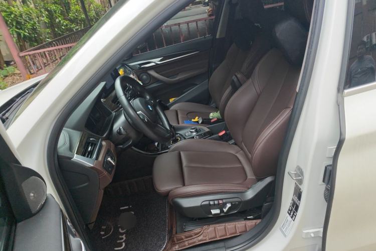 Used BMW X1 2022 Updated xDrive25Li Premium Edition Left Front Seat