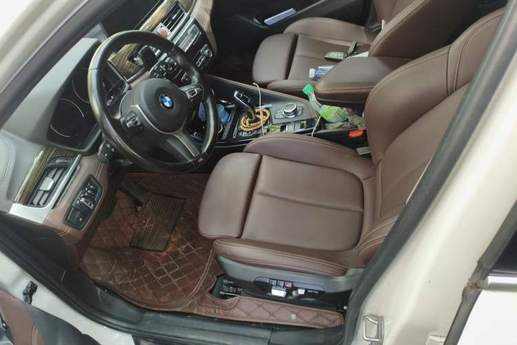 Used BMW X1 2022 Updated xDrive25Li Premium Edition Left Front Seat
