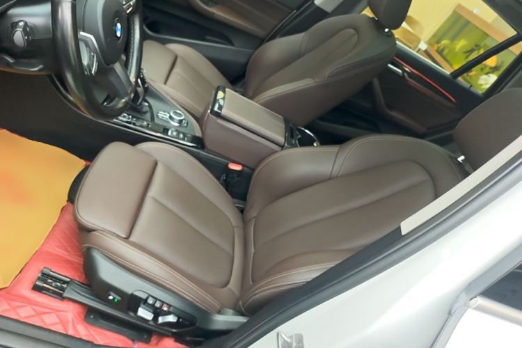 Used BMW X1 2022 Updated xDrive25Li Premium Edition Left Front Seat