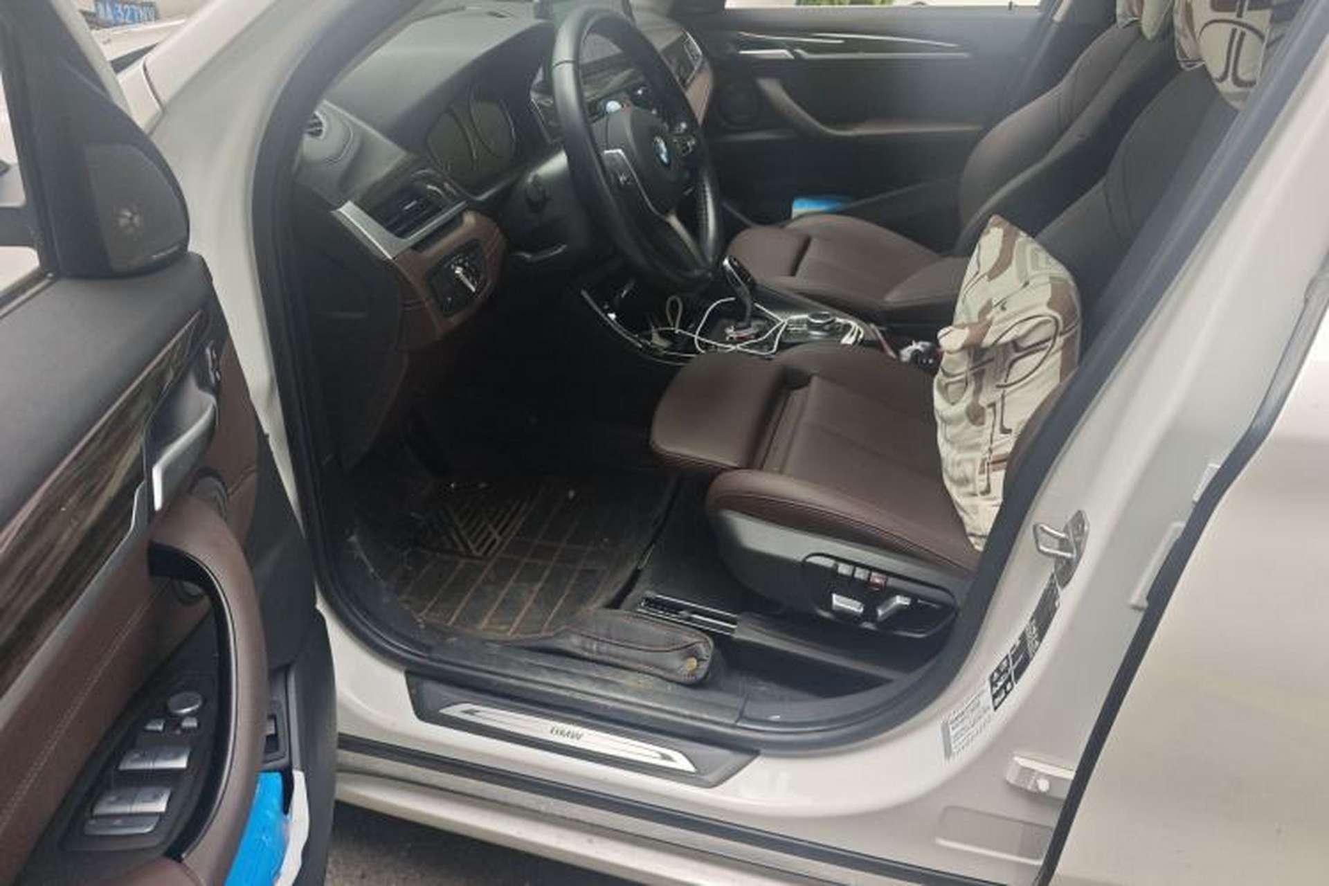 Used BMW X1 2022 Updated xDrive25Li Premium Edition Left Front Seat