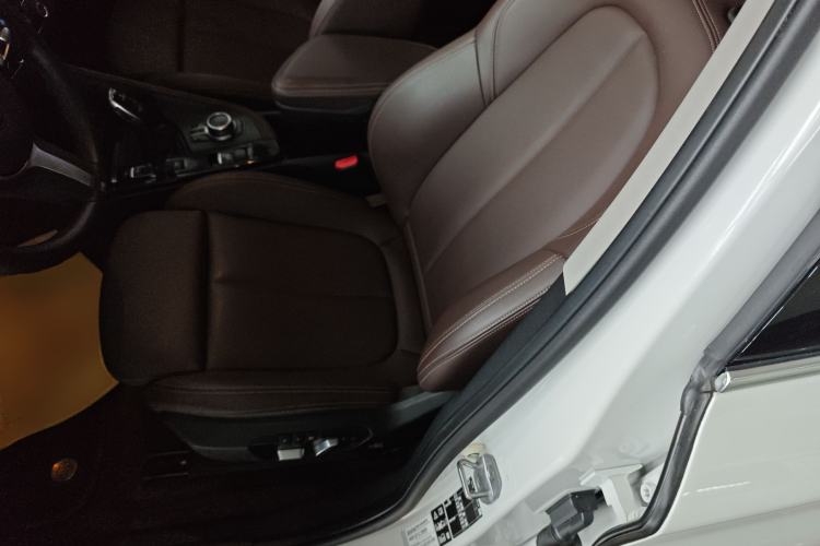 Used BMW X1 2022 Updated xDrive25Li Premium Edition Left Front Seat