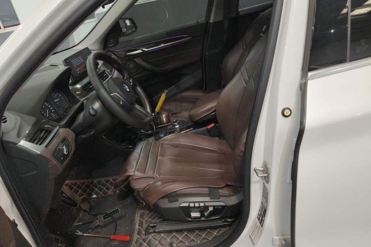 Used BMW X1 2022 Updated xDrive25Li Premium Edition Left Front Seat
